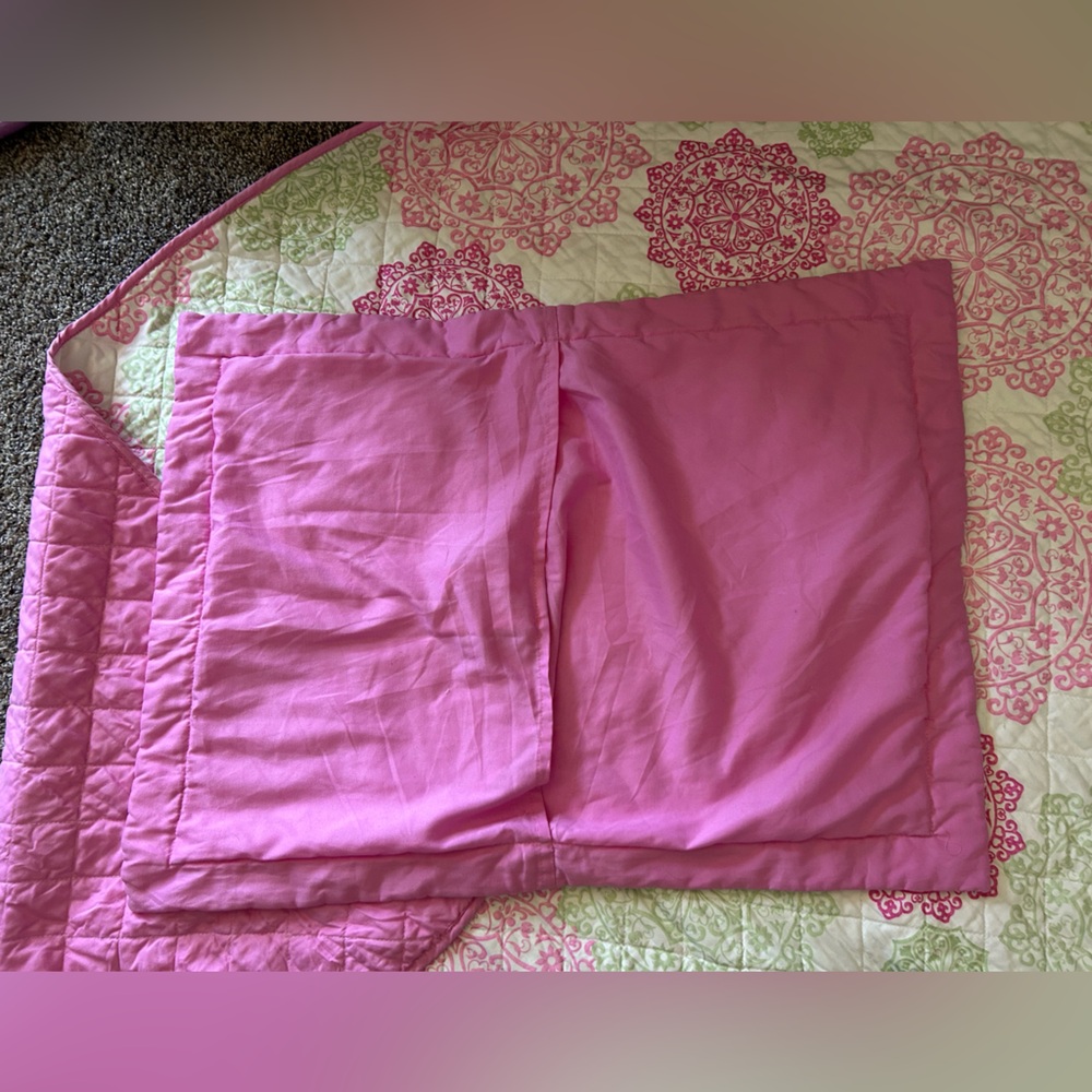 Tommy Hilfiger Hibiscus Hill Girls Twin Quilt Set with pink and green design - Picture 10 of 10